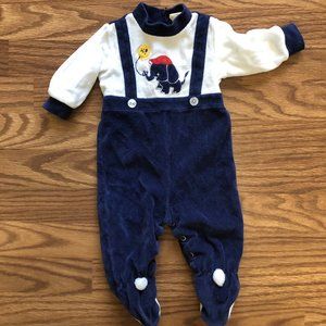 Vintage 80s Circle Themed Outfit With Elephant